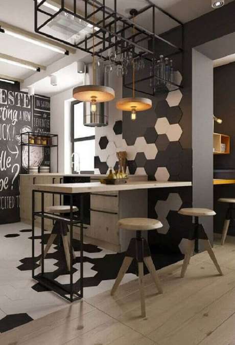 58- Revestimento preto e branco para cozinha decora com estilo o ambiente. Fonte: Pinterest 58- Revestimento preto e branco para cozinha decora com estilo o ambiente. Fonte: Pinterest