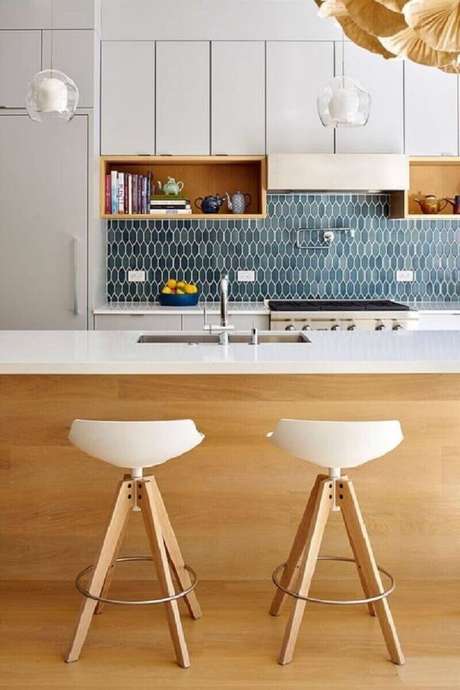 72- O revestimento para cozinha geométrico é o principal destaque na decoração. Fonte: Pinterest 72- O revestimento para cozinha geométrico é o principal destaque na decoração. Fonte: Pinterest