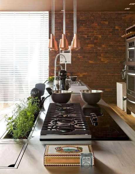 8. O tijolo à vista é um ótimo modelo de revestimento para cozinha rústica 8. O tijolo à vista é um ótimo modelo de revestimento para cozinha rústica