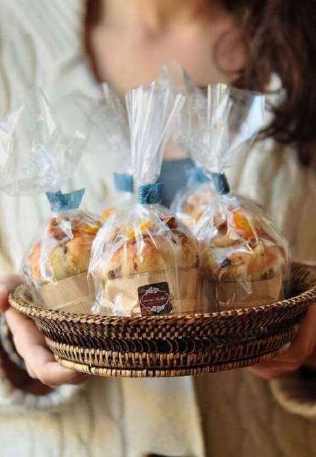 66- Mini panetone como lembrancinha de natal. Fonte: Pinterest 66- Mini panetone como lembrancinha de natal. Fonte: Pinterest