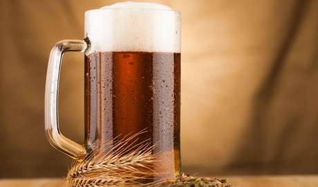 Tânia Rodrigues complementa: “A cerveja é feita da fermentação de cereais, que fornecem carboidrato. Então, por consequência, também contém esse nutriente”. O consumo excessivo de qualquer alimento pode aumentar o peso além da conta. E a cerveja, mesmo sendo uma bebida, causa ganho de peso. Tânia Rodrigues complementa: “A cerveja é feita da fermentação de cereais, que fornecem carboidrato. Então, por consequência, também contém esse nutriente”. O consumo excessivo de qualquer alimento pode aumentar o peso além da conta. E a cerveja, mesmo sendo uma bebida, causa ganho de peso.
