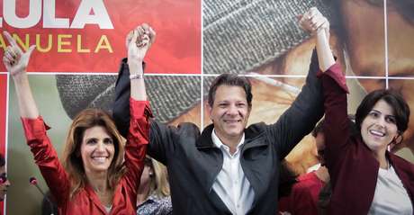 Em São Paulo, Fernando Haddad (PT) comemora passagem ao 2º turno