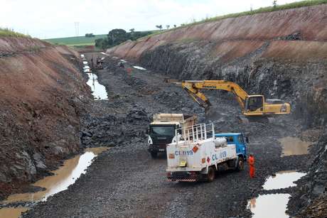 Obra da ferrovia Norte-Sul, em Goiás Obra da ferrovia Norte-Sul, em Goiás