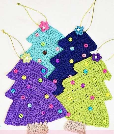 15- As árvores pequenas feitas em crochê completam a decoração de natal simples e barata. Fonte: Pinterest 15- As árvores pequenas feitas em crochê completam a decoração de natal simples e barata. Fonte: Pinterest
