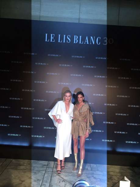 Bruna Marquezine foi convidada para o desfile de 30 anos da Le Lis Blanc Bruna Marquezine foi convidada para o desfile de 30 anos da Le Lis Blanc