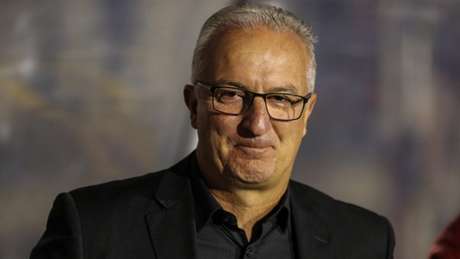 Dorival Júnior durante a partida entre Flamengo e Paraná (Foto: Geraldo Bubniak/AGB) Dorival Júnior durante a partida entre Flamengo e Paraná (Foto: Geraldo Bubniak/AGB)