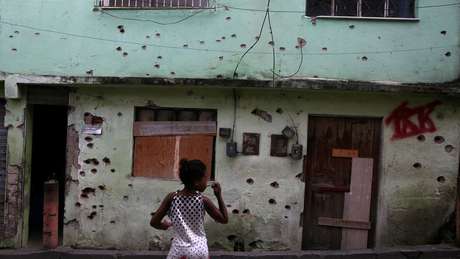 Para muitos especialistas em segurança pública, facilitar o acesso a armas não deixará as pessoas mais seguras, mas sim aumentará os assassinatos por motivos banais