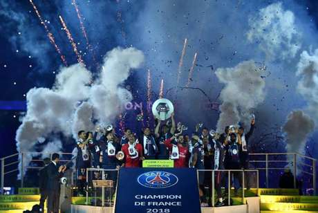 Campeão francês novamente denunciado pela Football Leaks (Foto: FRANCK FIFE / AFP) Campeão francês novamente denunciado pela Football Leaks (Foto: FRANCK FIFE / AFP)