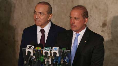Eliseu Padilha (esq.) e Onyx Lorenzoni (dir.) coordenarão o processo de transição