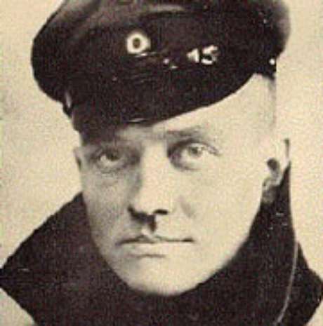 Manfred von Richthofen (1892-1918) Manfred von Richthofen (1892-1918)