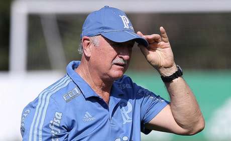 Felipão conseguiu efeito suspensivo para comandar o time nesta quarta-feira (Cesar Greco/Ag Palmeiras/Divulgação) Felipão conseguiu efeito suspensivo para comandar o time nesta quarta-feira (Cesar Greco/Ag Palmeiras/Divulgação)