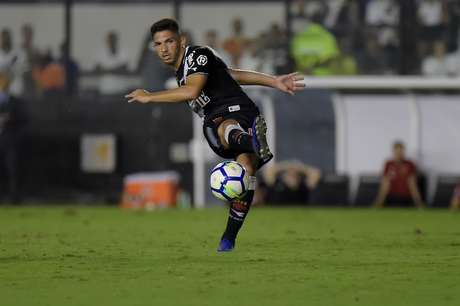 Andrey, do Vasco, anotou um gol contra o São Paulo Andrey, do Vasco, anotou um gol contra o São Paulo