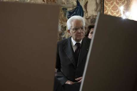 Mattarella agradece Temer por assinar extradição de Battisti Mattarella agradece Temer por assinar extradição de Battisti