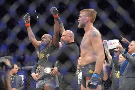 jon jones x gustafsson 2018