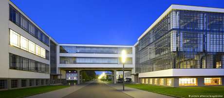Prédio da Bauhaus em Weimar é ícone do modernismo Prédio da Bauhaus em Weimar é ícone do modernismo
