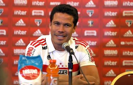 Hernanes foi apresentado na segunda-feira, em Orlando - Rubens Chiri/saopaulofc.net Hernanes foi apresentado na segunda-feira, em Orlando - Rubens Chiri/saopaulofc.net