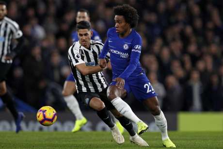 Willian foi o responsável por mais três pontos do Chelsea no Campeonato Inglês (AFP) Willian foi o responsável por mais três pontos do Chelsea no Campeonato Inglês (AFP)
