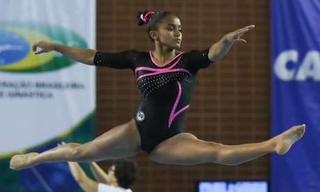 Jackelyne Silva defendia o Pinheiros (Foto: DivulgaÃ§Ã£o/CBG)