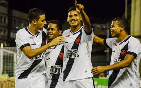 O Vasco teve atuação coletiva segura na partida contra o Americano, neste domingo (Alexandre Neto / Photopress)