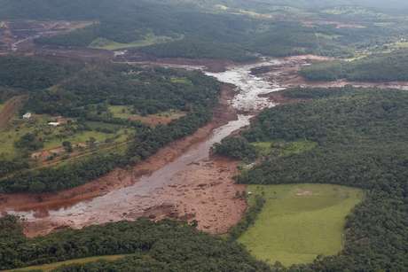 VisÃ£o geral de impacto apÃ³s rompimento de barragem em Brumadinho