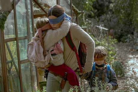 'Bird Box' usou imagens reais de um acidente que ocorreu em província do Canadá. 'Bird Box' usou imagens reais de um acidente que ocorreu em província do Canadá.