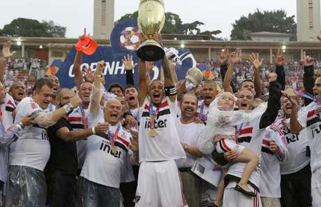 Diego, de apenas 19 anos, renovou seu vínculo com o clube do Morumbi (Rubens Chiri/saopaulofc.net) Diego, de apenas 19 anos, renovou seu vínculo com o clube do Morumbi (Rubens Chiri/saopaulofc.net)