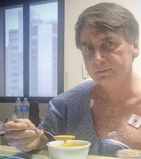 O presidente Jair Bolsonaro está internado desde 27 de janeiro, data da véspera da cirurgia para reconstrução do trânsito intestinal O presidente Jair Bolsonaro está internado desde 27 de janeiro, data da véspera da cirurgia para reconstrução do trânsito intestinal