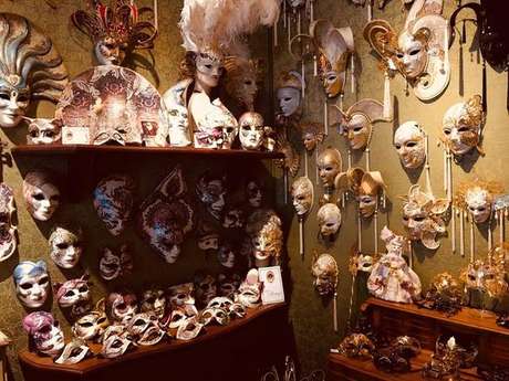 Atelier Marega produz máscaras artesanais desde 1981 Atelier Marega produz máscaras artesanais desde 1981