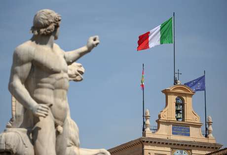 Bandeira da Itália no Palácio Quirinale, em Roma30/05/2018 REUTERS/Tony Gentile