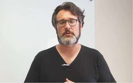 Especialista alerta para os problemas dos gigantes de tec na educação Especialista alerta para os problemas dos gigantes de tec na educação