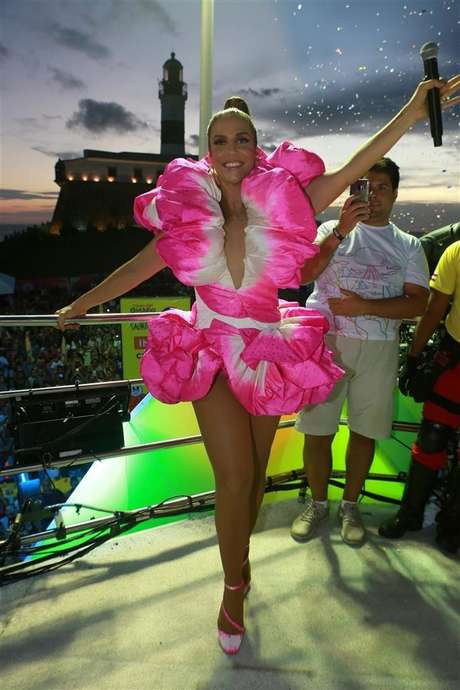 Ivete Sangalo voltou com tudo no Carnaval de 2019! Ivete Sangalo voltou com tudo no Carnaval de 2019!