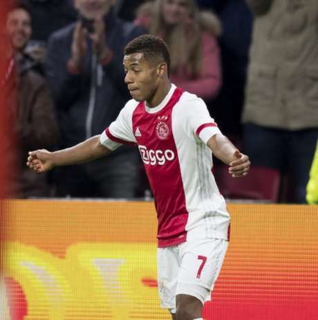 Neres vive ótima fase na Holanda (Foto: Divulgação / Ajax) Neres vive ótima fase na Holanda (Foto: Divulgação / Ajax)