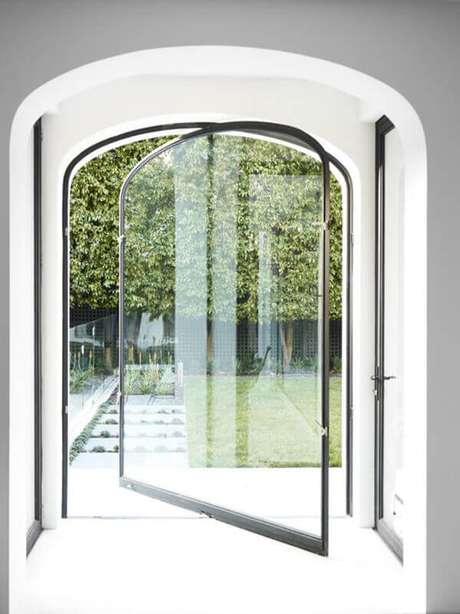 75- Os modelos de portas para a área de lazer podem ser de vidro para facilitar a limpeza. Fonte: PS do Vidro