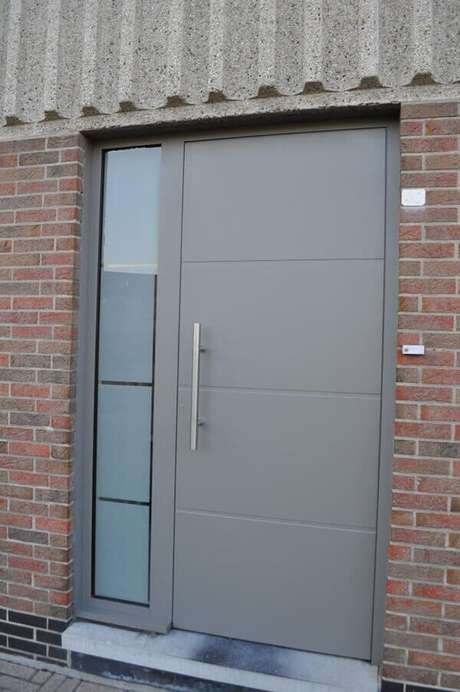 62- Os modelos de portas em aço decoram a fachada em estilo industrial Fonte: Pinterest