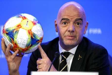 Infantino concedeu coletiva em Miami neste terça para apresentar novo Mundial de Clubes (Foto: RHONA WISE / AFP) Infantino concedeu coletiva em Miami neste terça para apresentar novo Mundial de Clubes (Foto: RHONA WISE / AFP)