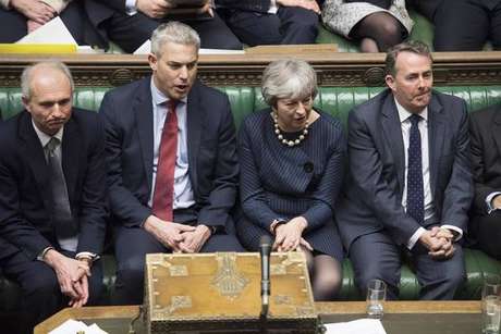 Theresa May acompanha votação sobre o Brexit na Câmara dos Comuns, em 14 de março Theresa May acompanha votação sobre o Brexit na Câmara dos Comuns, em 14 de março