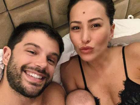 Sabrina Sato e Duda Nagle falam sobre rotina com Zoe Sabrina Sato e Duda Nagle falam sobre rotina com Zoe