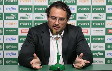 Alexandre Mattos diz que o Palmeiras está em 'stand by' na novela Pato (Foto: Cesar Greco) Alexandre Mattos diz que o Palmeiras está em 'stand by' na novela Pato (Foto: Cesar Greco)