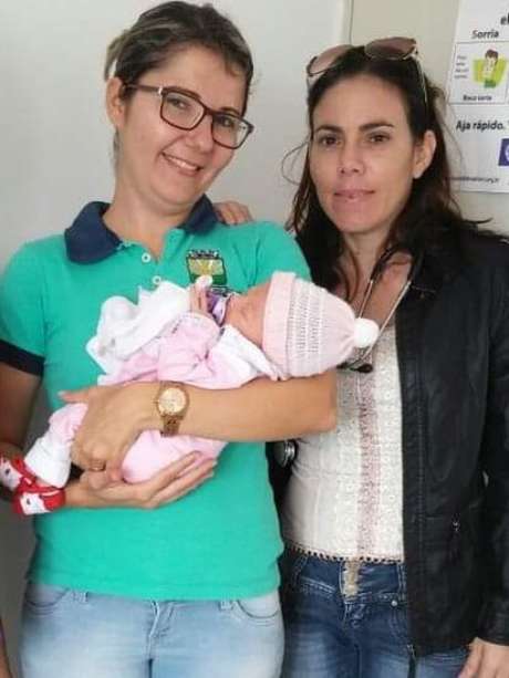 Yulia Molina (à esq.) está há dois anos sem conseguir trabalho no Brasil Yulia Molina (à esq.) está há dois anos sem conseguir trabalho no Brasil