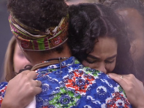 Elana deixa o "BBB19" uma semana após chorar muito com a eliminação de Danrley