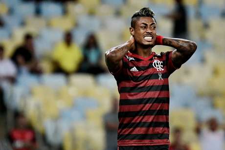 Bruno Henrique, do Flamengo, em partida contra o Fluminense e Flamengo, v&aacute;lida por uma vaga na decis&atilde;o da Ta&ccedil;a Rio, o segundo turno do Campeonato Carioca, realizado no Est&aacute;dio Jornalista M&aacute;rio Filho (Maracan&atilde;), na zona norte do Rio de Janeiro, nesta quarta- feira (27).