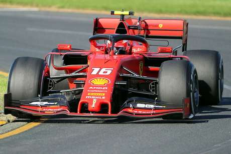 GP do Bahrein: Ferrari começa forte com Leclerc à frente de Vettel na P1 GP do Bahrein: Ferrari começa forte com Leclerc à frente de Vettel na P1