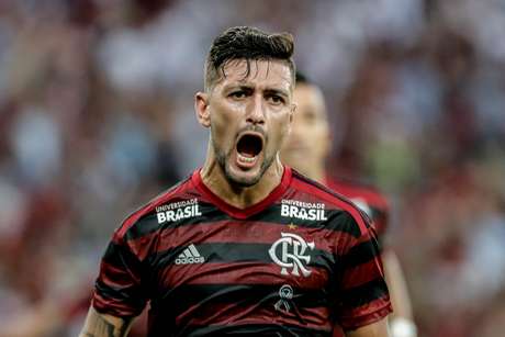 De Arrascaeta comemora seu gol durante partida entre Vasco X Flamengo vÃ¡lida pela final da TaÃ§a Rio do campeonato Carioca de 2019, no estÃ¡dio do MaracanÃ£, zona norte da cidade, neste domingo (31/03)