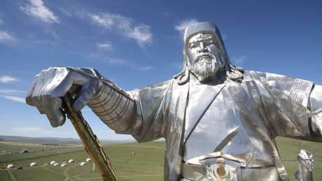 Estátua de Genghis Khan no interior da Mongólia custou US$ 4,1 milhões