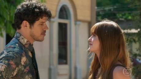 José Loreto e Marina Ruy Barbosa como Júnior e Luz em cena de 'O Sétimo Guardião'. José Loreto e Marina Ruy Barbosa como Júnior e Luz em cena de 'O Sétimo Guardião'.