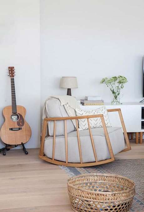 15. Decoração com cadeira de balanço moderna e super aconchegante – Foto: Avenue Lifestyle 15. Decoração com cadeira de balanço moderna e super aconchegante – Foto: Avenue Lifestyle