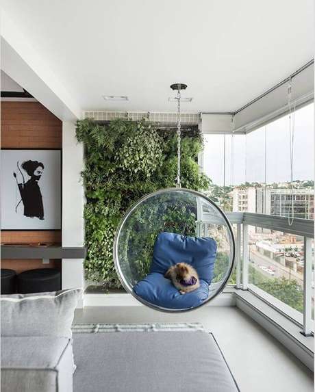 20. A cadeira de balanço suspensa é sinônimo de muita personalidade para o ambiente decorado – Foto: Pinterest 20. A cadeira de balanço suspensa é sinônimo de muita personalidade para o ambiente decorado – Foto: Pinterest