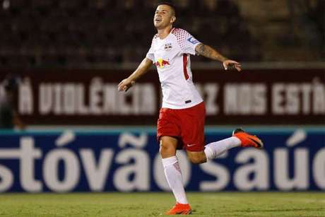 Jobson foi anunciado pelo Santos nesta terça-feira após pagar R$ 1,5 milhão ao Red Bull Brasil (Divulgação/Red Bull) Jobson foi anunciado pelo Santos nesta terça-feira após pagar R$ 1,5 milhão ao Red Bull Brasil (Divulgação/Red Bull)
