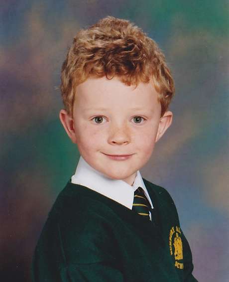 Alex era bom aluno na escola e se destacava particularmente nas aulas de inglês Alex era bom aluno na escola e se destacava particularmente nas aulas de inglês