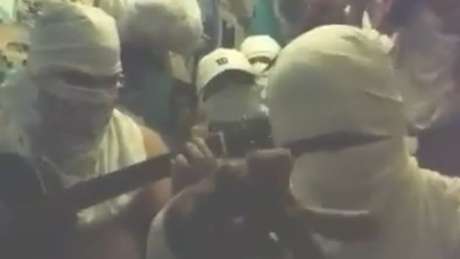 Em vídeo no YouTube, jovens cantam música 'Mago do Facão', que faz referência ao poder da Okaida